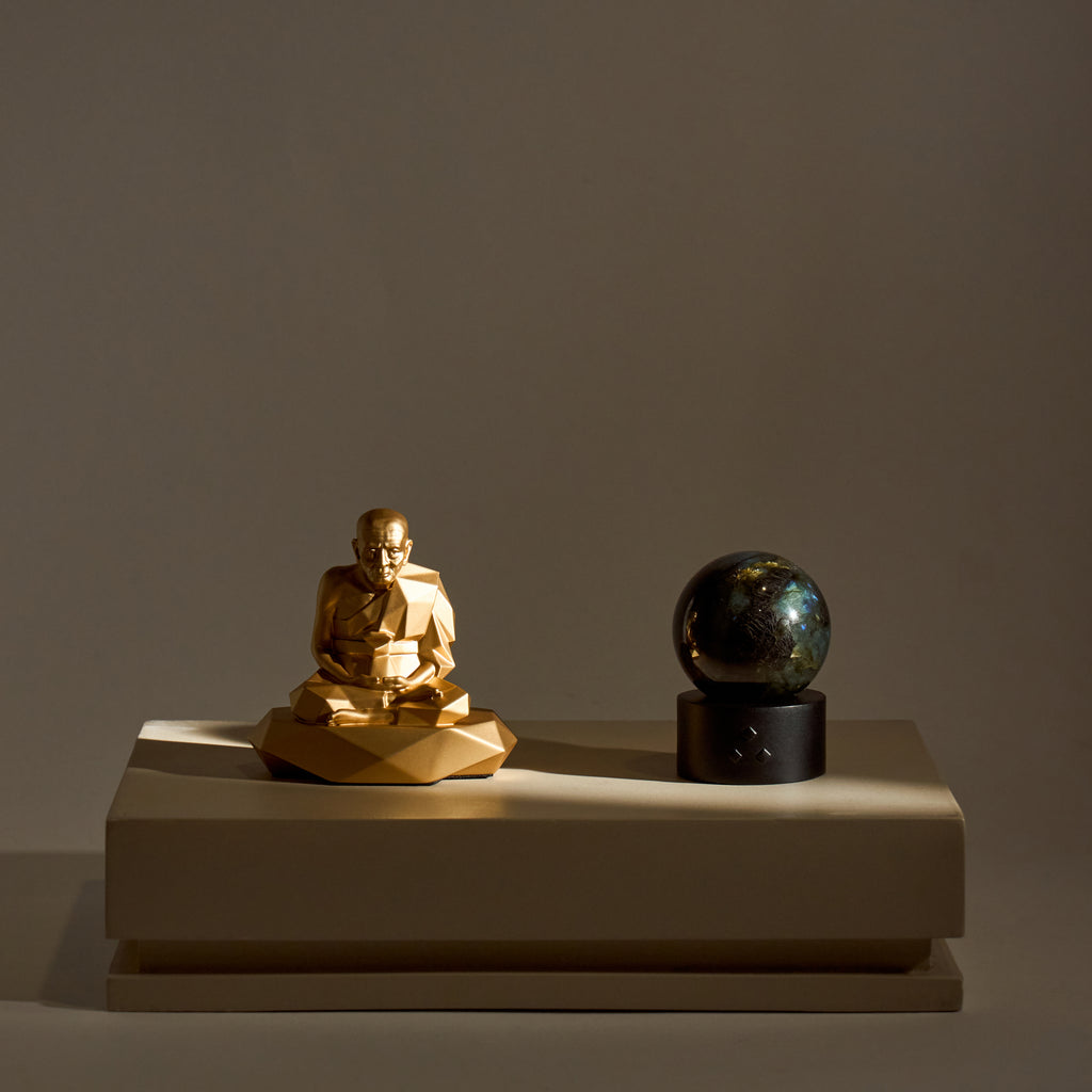 The Sphere | Labradorite พลังแห่งการปกป้องและความโชคดีที่ไม่คาดฝัน