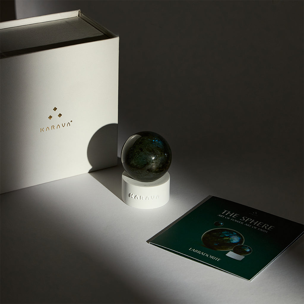 The Sphere | Labradorite พลังแห่งการปกป้องและความโชคดีที่ไม่คาดฝัน